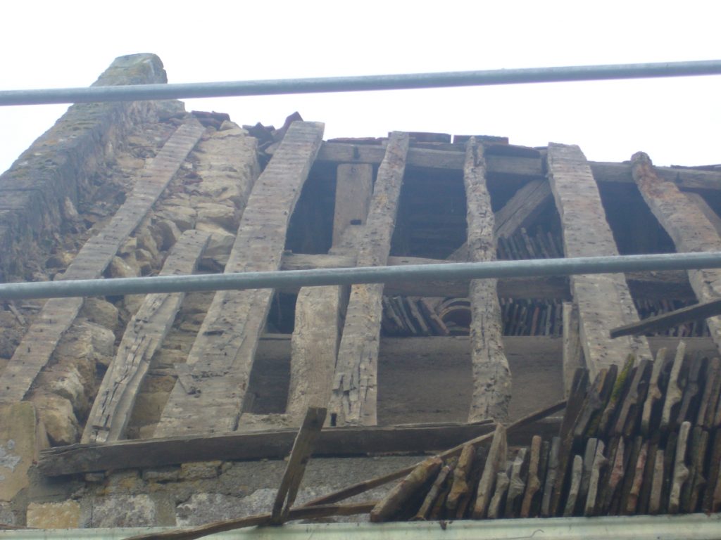 Edge of the roof between choir and sacristy